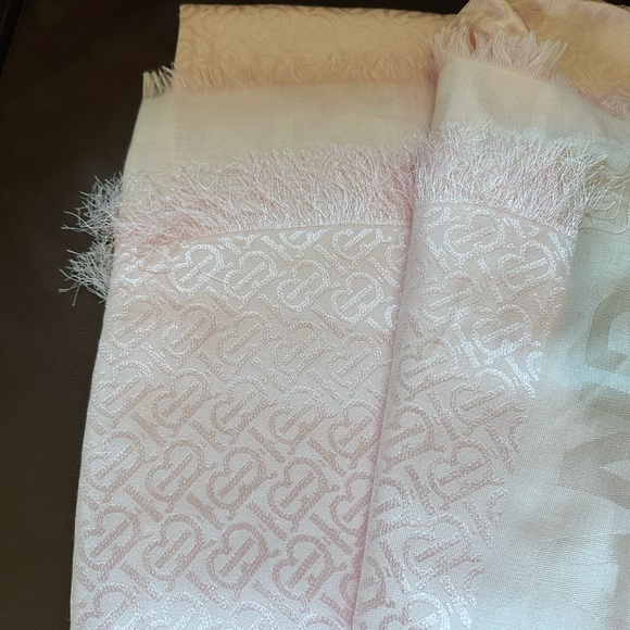Burberry pink scarf 140❎140 Monogram Metallic Jacquard square brand New w Tags - Picture 7 of 8